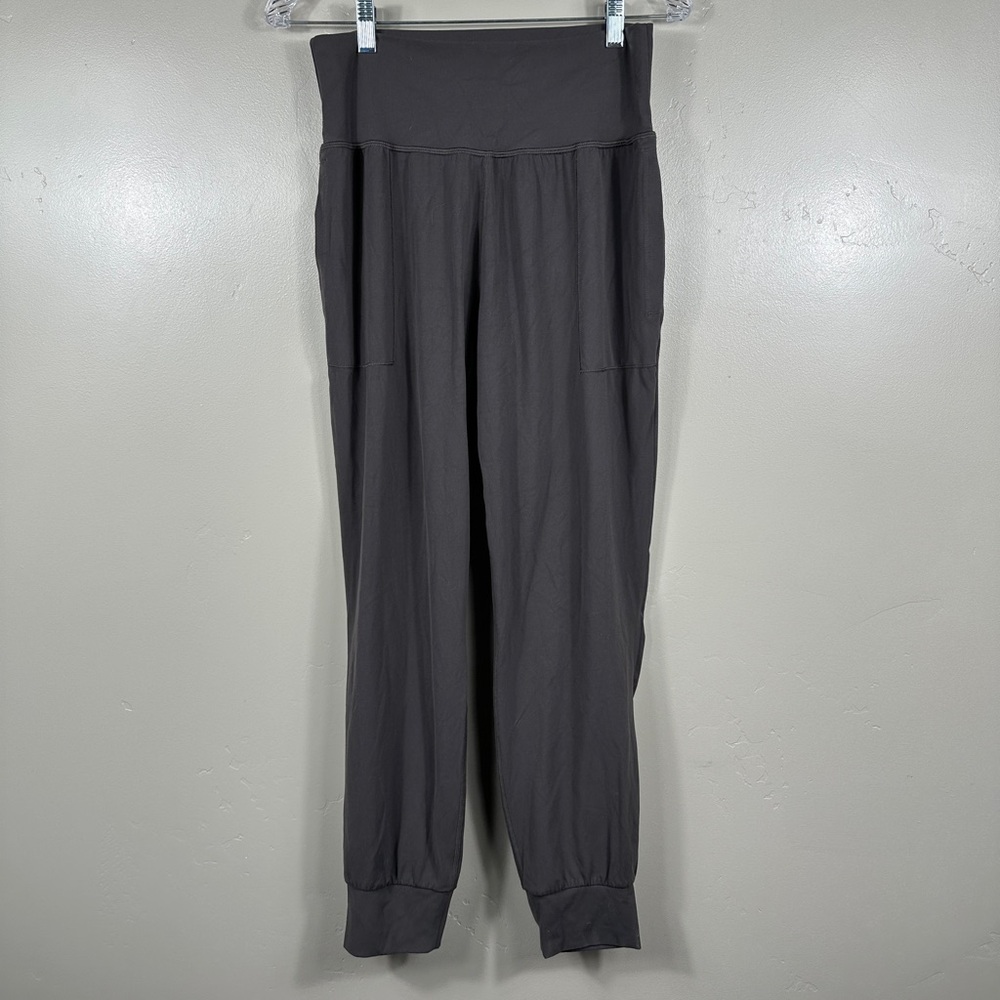 ATHLETA SALUTATION HIGH RISE JOGGER SHALE TAUPE SIZE MEDIUM